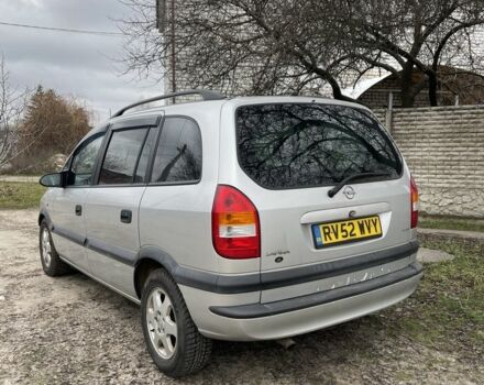 Серый Опель Зафира, объемом двигателя 2.2 л и пробегом 210 тыс. км за 1950 $, фото 5 на Automoto.ua