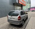 Сірий Опель Зафіра, об'ємом двигуна 2 л та пробігом 227 тис. км за 1950 $, фото 2 на Automoto.ua
