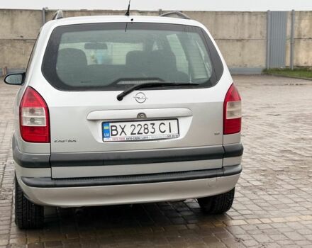 Серый Опель Зафира, объемом двигателя 1.8 л и пробегом 253 тыс. км за 4500 $, фото 4 на Automoto.ua