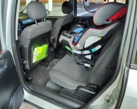 Серый Опель Зафира, объемом двигателя 2 л и пробегом 380 тыс. км за 3299 $, фото 14 на Automoto.ua