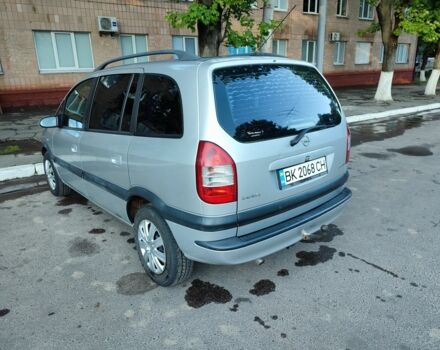 Серый Опель Зафира, объемом двигателя 2 л и пробегом 380 тыс. км за 3299 $, фото 3 на Automoto.ua