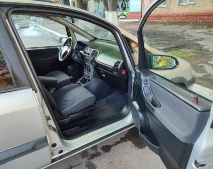 Серый Опель Зафира, объемом двигателя 2 л и пробегом 380 тыс. км за 3299 $, фото 22 на Automoto.ua