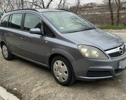 Серый Опель Зафира, объемом двигателя 1.9 л и пробегом 350 тыс. км за 2800 $, фото 2 на Automoto.ua