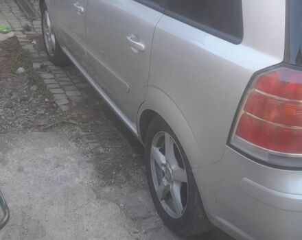 Серый Опель Зафира, объемом двигателя 1.9 л и пробегом 350 тыс. км за 4800 $, фото 3 на Automoto.ua