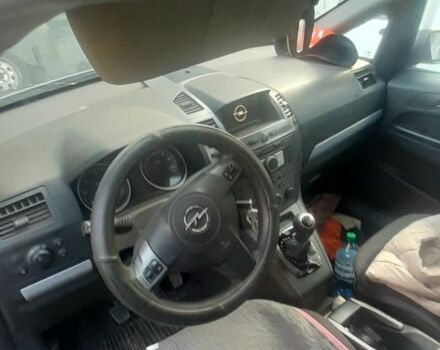 Серый Опель Зафира, объемом двигателя 1.9 л и пробегом 350 тыс. км за 4800 $, фото 6 на Automoto.ua