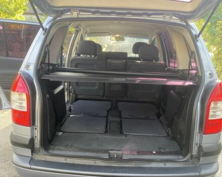 Серый Опель Зафира, объемом двигателя 2.2 л и пробегом 237 тыс. км за 4750 $, фото 12 на Automoto.ua