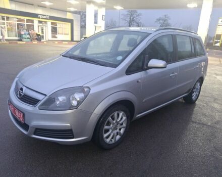 Серый Опель Зафира, объемом двигателя 1.8 л и пробегом 246 тыс. км за 5600 $, фото 1 на Automoto.ua