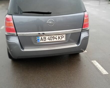 Серый Опель Зафира, объемом двигателя 1.6 л и пробегом 209 тыс. км за 7800 $, фото 3 на Automoto.ua