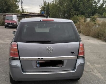 Серый Опель Зафира, объемом двигателя 1.6 л и пробегом 213 тыс. км за 5500 $, фото 1 на Automoto.ua