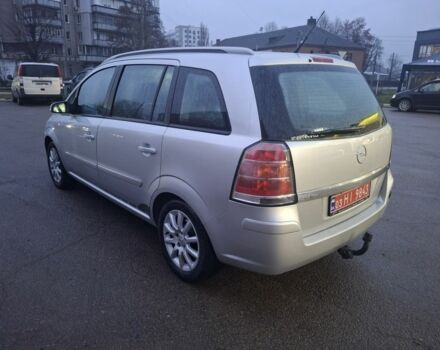 Серый Опель Зафира, объемом двигателя 1.8 л и пробегом 246 тыс. км за 5600 $, фото 3 на Automoto.ua