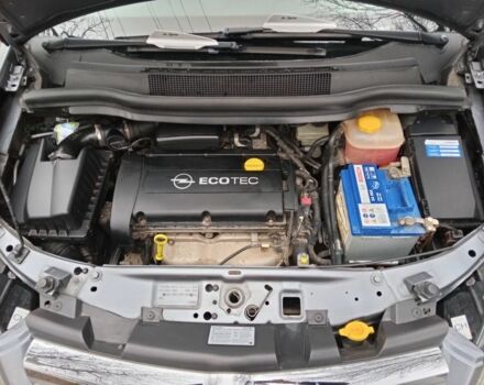 Серый Опель Зафира, объемом двигателя 1.6 л и пробегом 209 тыс. км за 7800 $, фото 6 на Automoto.ua