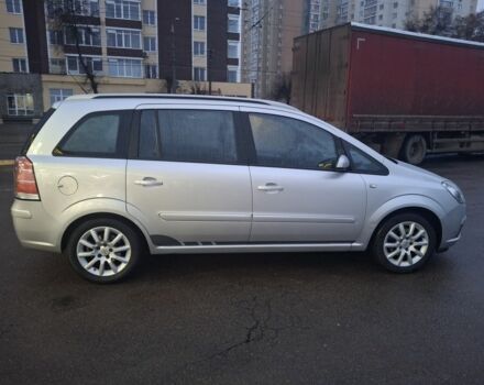 Серый Опель Зафира, объемом двигателя 1.8 л и пробегом 246 тыс. км за 5600 $, фото 6 на Automoto.ua