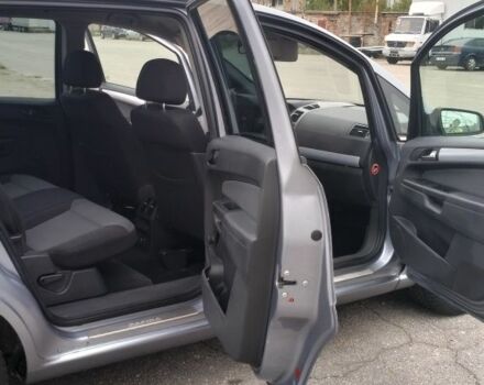 Серый Опель Зафира, объемом двигателя 1.6 л и пробегом 213 тыс. км за 5500 $, фото 7 на Automoto.ua