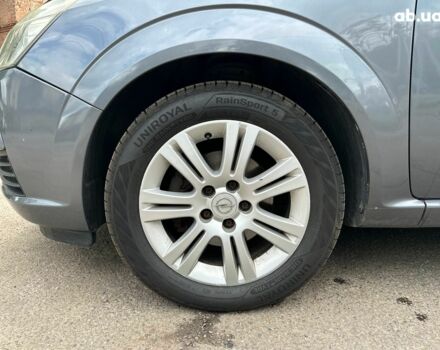 Серый Опель Зафира, объемом двигателя 1.6 л и пробегом 180 тыс. км за 6690 $, фото 3 на Automoto.ua