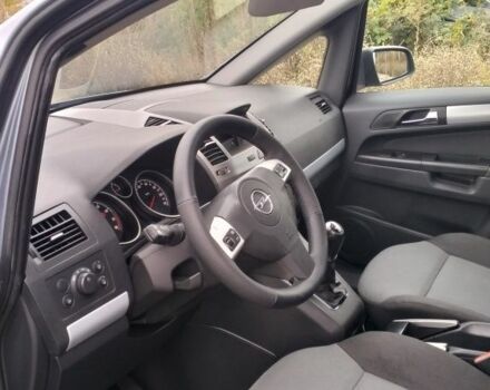 Серый Опель Зафира, объемом двигателя 1.6 л и пробегом 213 тыс. км за 5500 $, фото 3 на Automoto.ua