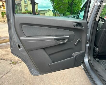 Серый Опель Зафира, объемом двигателя 1.6 л и пробегом 180 тыс. км за 6690 $, фото 14 на Automoto.ua