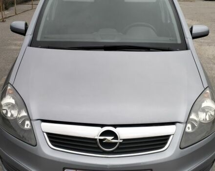 Серый Опель Зафира, объемом двигателя 1.6 л и пробегом 213 тыс. км за 5500 $, фото 2 на Automoto.ua