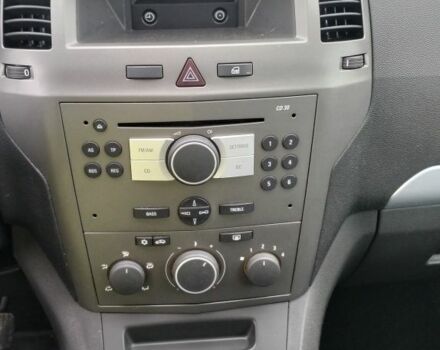 Серый Опель Зафира, объемом двигателя 1.6 л и пробегом 213 тыс. км за 5500 $, фото 8 на Automoto.ua