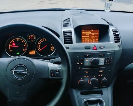 Серый Опель Зафира, объемом двигателя 1.9 л и пробегом 360 тыс. км за 5100 $, фото 5 на Automoto.ua