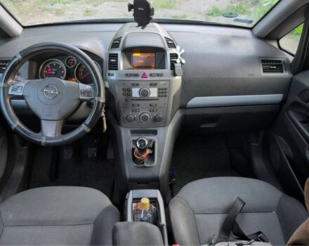 Сірий Опель Зафіра, об'ємом двигуна 0 л та пробігом 350 тис. км за 3000 $, фото 1 на Automoto.ua