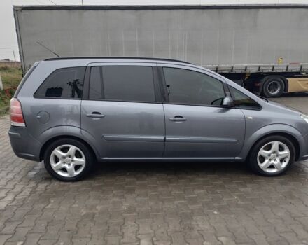 Серый Опель Зафира, объемом двигателя 1.9 л и пробегом 360 тыс. км за 5100 $, фото 2 на Automoto.ua