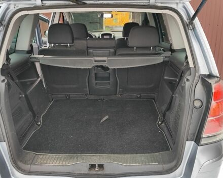 Серый Опель Зафира, объемом двигателя 1.6 л и пробегом 192 тыс. км за 3600 $, фото 6 на Automoto.ua