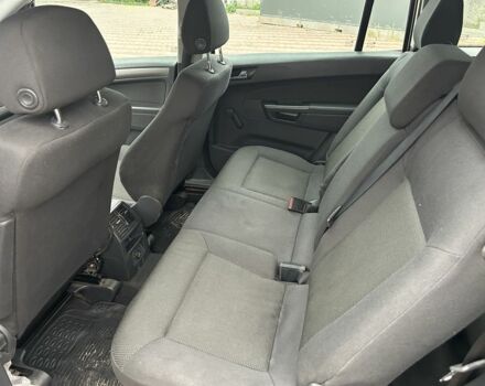 Серый Опель Зафира, объемом двигателя 1.9 л и пробегом 250 тыс. км за 2250 $, фото 9 на Automoto.ua