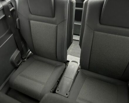 Серый Опель Зафира, объемом двигателя 1.9 л и пробегом 250 тыс. км за 2250 $, фото 10 на Automoto.ua