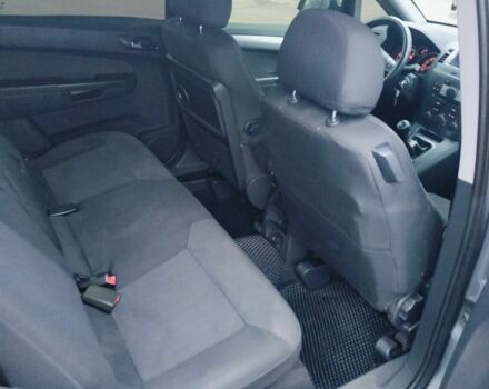 Серый Опель Зафира, объемом двигателя 1.9 л и пробегом 360 тыс. км за 5100 $, фото 12 на Automoto.ua