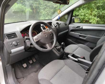 Серый Опель Зафира, объемом двигателя 0 л и пробегом 275 тыс. км за 3200 $, фото 4 на Automoto.ua