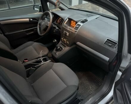 Серый Опель Зафира, объемом двигателя 1.8 л и пробегом 250 тыс. км за 4900 $, фото 4 на Automoto.ua