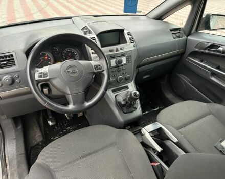 Серый Опель Зафира, объемом двигателя 1.9 л и пробегом 250 тыс. км за 2250 $, фото 11 на Automoto.ua