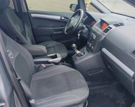 Серый Опель Зафира, объемом двигателя 1.9 л и пробегом 360 тыс. км за 5100 $, фото 13 на Automoto.ua