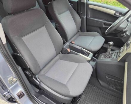 Серый Опель Зафира, объемом двигателя 1.6 л и пробегом 194 тыс. км за 6850 $, фото 14 на Automoto.ua