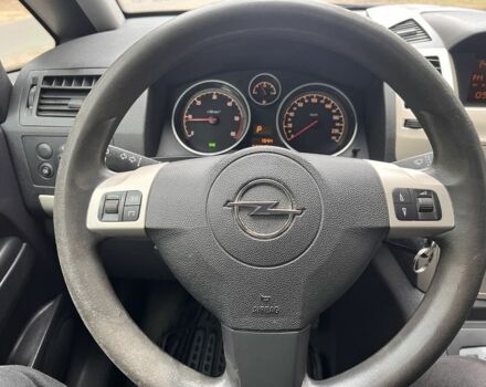 Серый Опель Зафира, объемом двигателя 1.9 л и пробегом 238 тыс. км за 2999 $, фото 6 на Automoto.ua