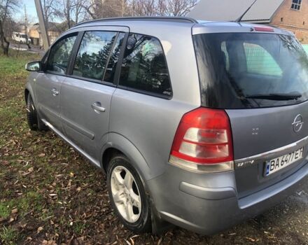 Серый Опель Зафира, объемом двигателя 1.9 л и пробегом 290 тыс. км за 5600 $, фото 1 на Automoto.ua