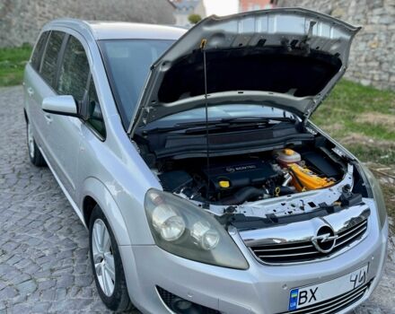 Серый Опель Зафира, объемом двигателя 1.7 л и пробегом 295 тыс. км за 6100 $, фото 13 на Automoto.ua