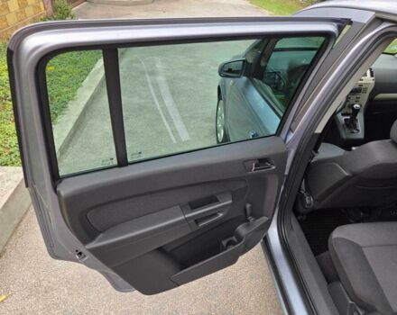 Серый Опель Зафира, объемом двигателя 1.6 л и пробегом 194 тыс. км за 6850 $, фото 19 на Automoto.ua