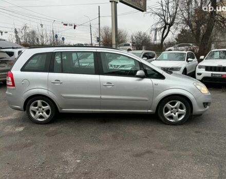 Серый Опель Зафира, объемом двигателя 1.8 л и пробегом 300 тыс. км за 7490 $, фото 4 на Automoto.ua