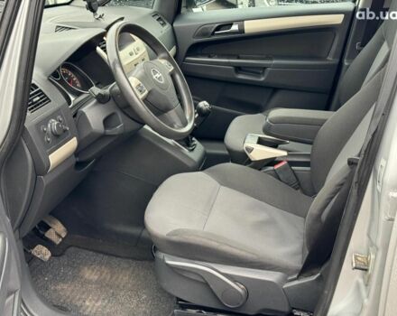 Серый Опель Зафира, объемом двигателя 1.8 л и пробегом 300 тыс. км за 7490 $, фото 12 на Automoto.ua