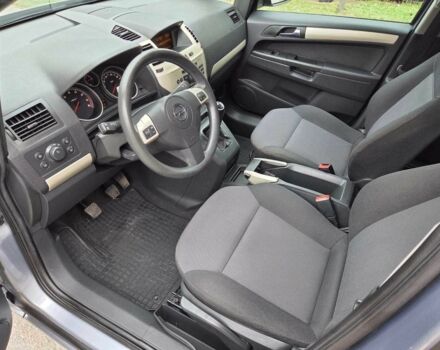 Серый Опель Зафира, объемом двигателя 1.6 л и пробегом 194 тыс. км за 6850 $, фото 13 на Automoto.ua