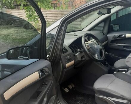 Серый Опель Зафира, объемом двигателя 1.7 л и пробегом 190 тыс. км за 5700 $, фото 1 на Automoto.ua