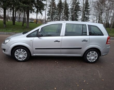 Серый Опель Зафира, объемом двигателя 1.6 л и пробегом 191 тыс. км за 5800 $, фото 2 на Automoto.ua