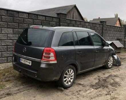 Серый Опель Зафира, объемом двигателя 1.9 л и пробегом 220 тыс. км за 4500 $, фото 1 на Automoto.ua