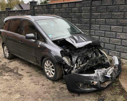 Серый Опель Зафира, объемом двигателя 1.9 л и пробегом 220 тыс. км за 4500 $, фото 3 на Automoto.ua