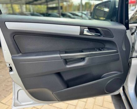 Серый Опель Зафира, объемом двигателя 1.6 л и пробегом 204 тыс. км за 7400 $, фото 10 на Automoto.ua