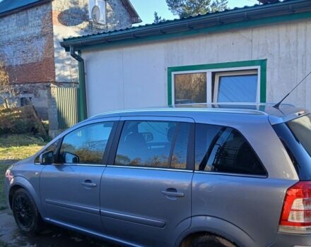 Серый Опель Зафира, объемом двигателя 1.8 л и пробегом 187 тыс. км за 7400 $, фото 1 на Automoto.ua