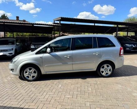 Серый Опель Зафира, объемом двигателя 1.6 л и пробегом 204 тыс. км за 7400 $, фото 4 на Automoto.ua