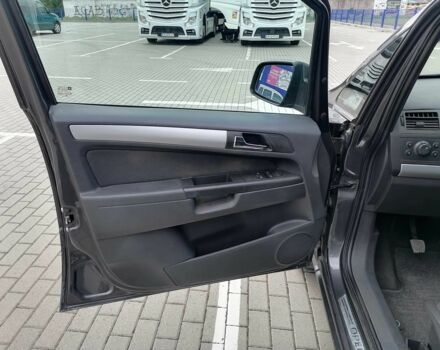 Серый Опель Зафира, объемом двигателя 1.7 л и пробегом 252 тыс. км за 7500 $, фото 11 на Automoto.ua