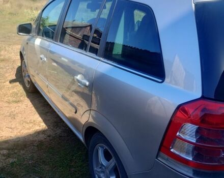 Серый Опель Зафира, объемом двигателя 1.7 л и пробегом 275 тыс. км за 0 $, фото 3 на Automoto.ua